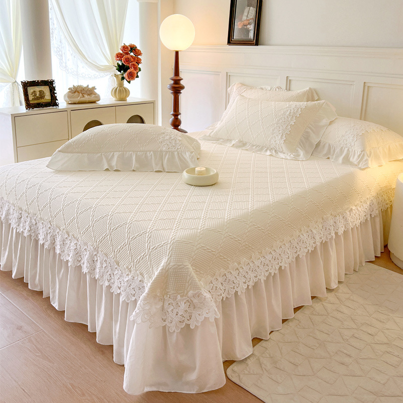 Embroidery Quilt Cover - Juego de colcha refrescante de lujo