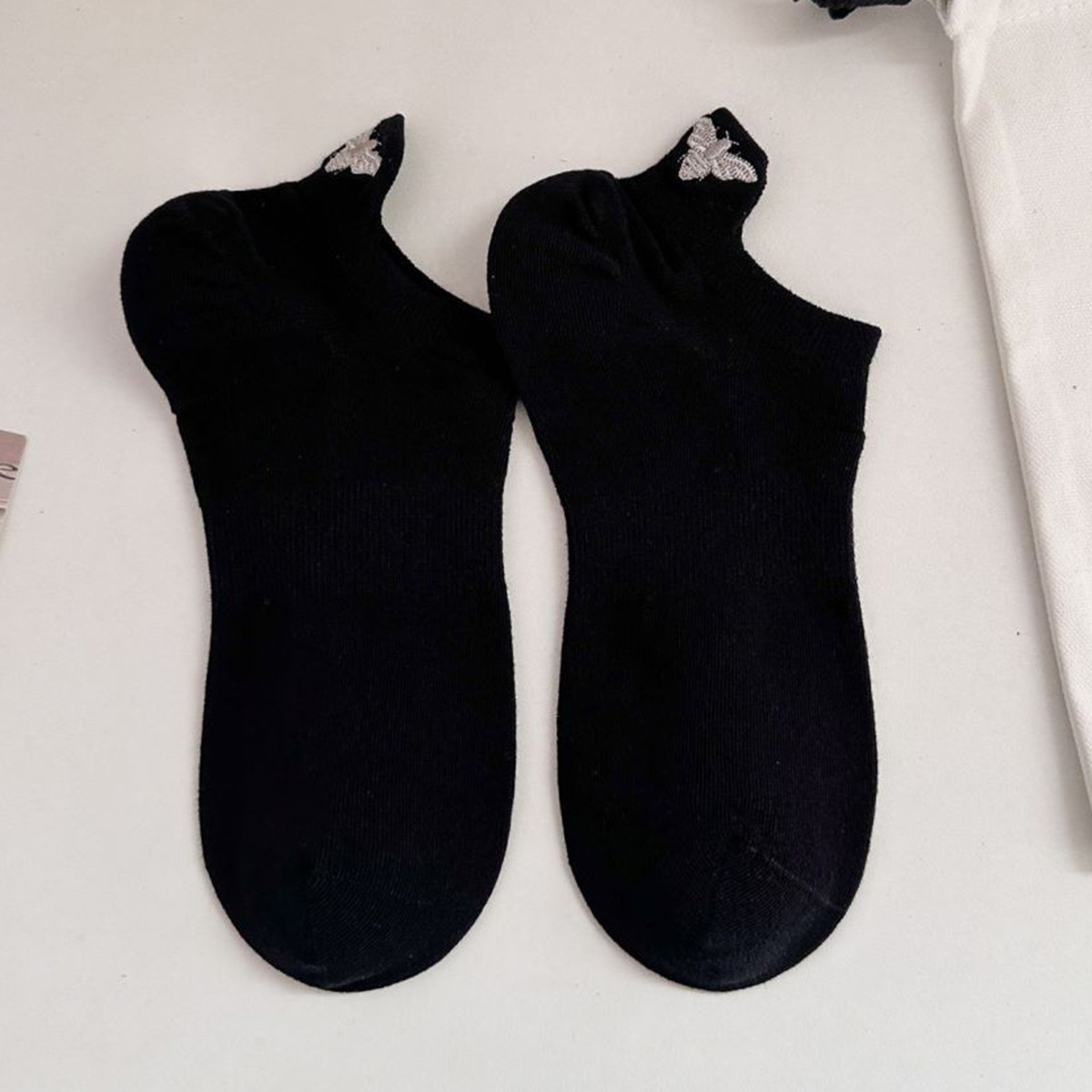 Calcetines negros con bordado  - Embroidery On Socks reseña y precio