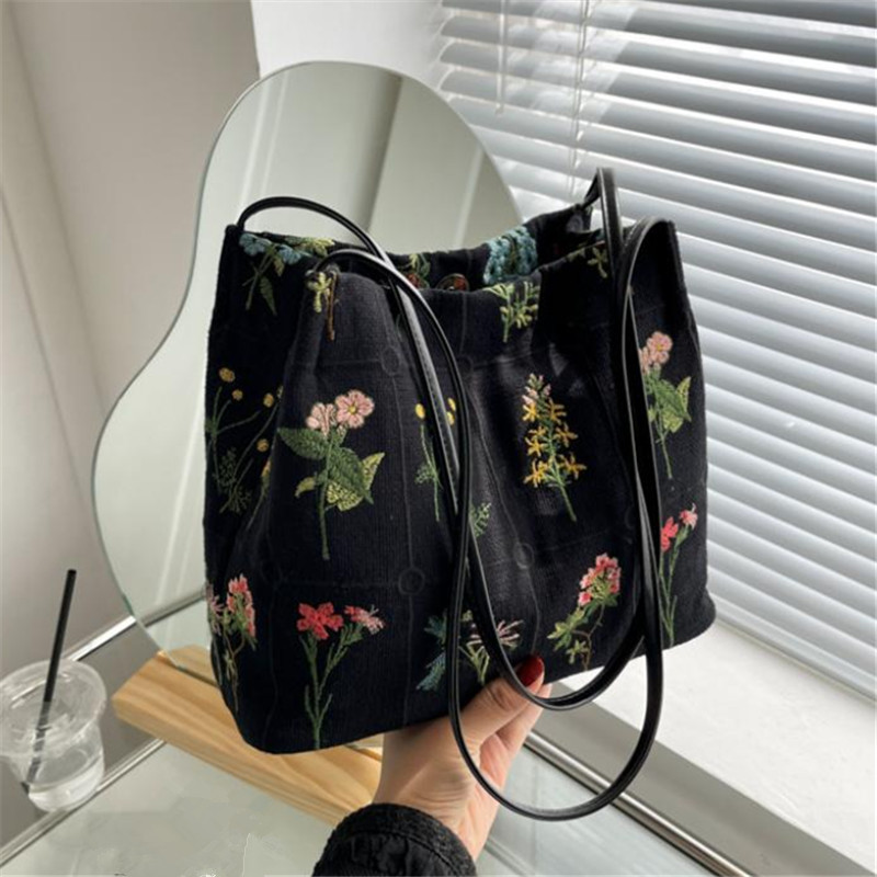 Bolso Tote Bordado a la Moda,  - Embroidery Workshop reseña y precio